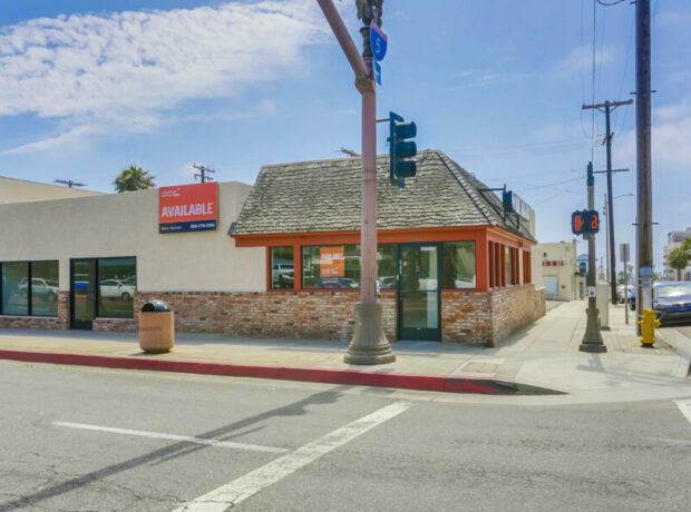 Corner Retail/Restaurant Building in Coastal Downtown Oceanside